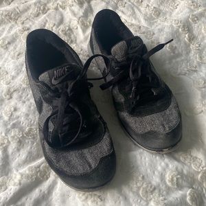 Size 9 NIKE Eclipse herringbone/black suede sneakers